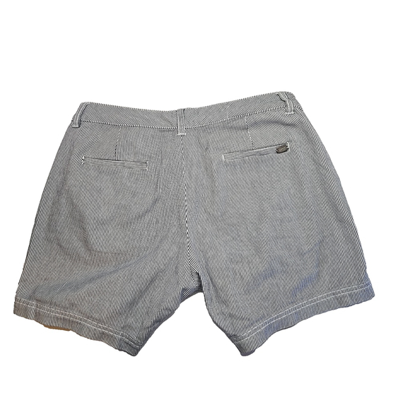 Carve Designs Seersucker Stripe Shorts Blue White Mid Rise Summer 4 - Picture 8 of 10